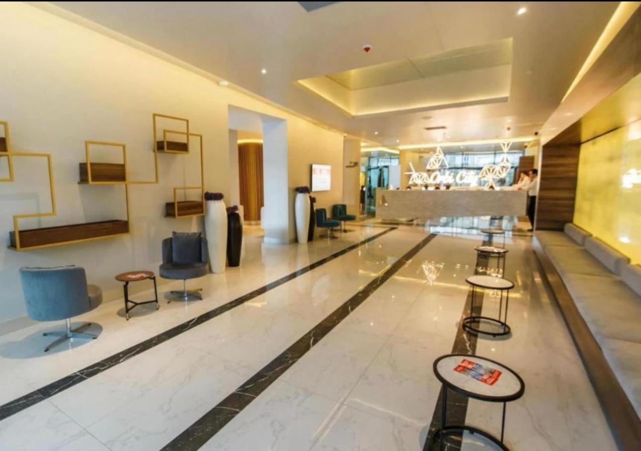 Orbi City Apartment With Sea View Batoumi Extérieur photo