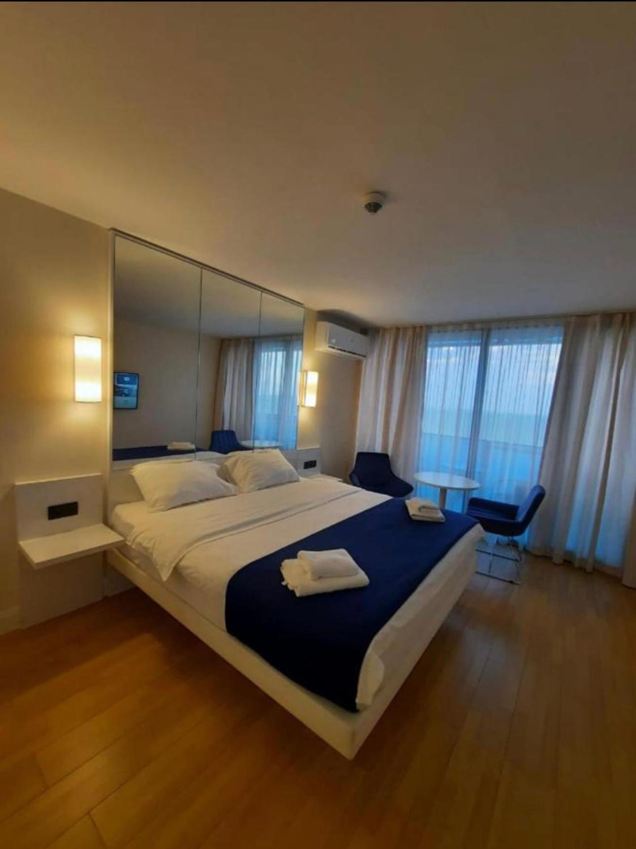 Orbi City Apartment With Sea View Batoumi Extérieur photo