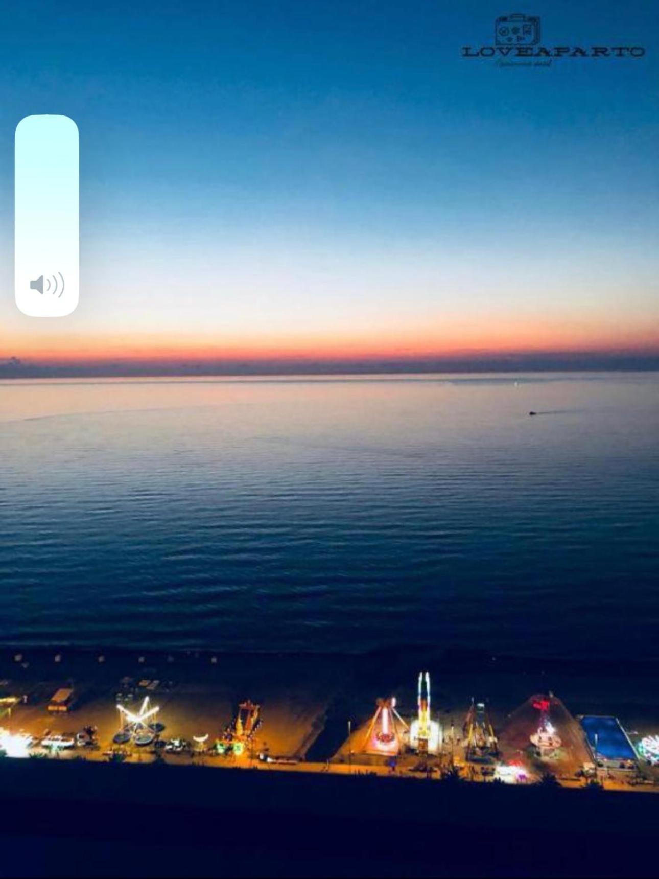 Orbi City Apartment With Sea View Batoumi Extérieur photo
