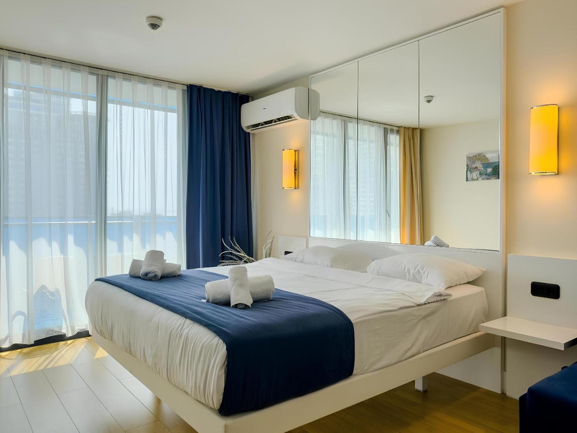 Orbi City Apartment With Sea View Batoumi Extérieur photo