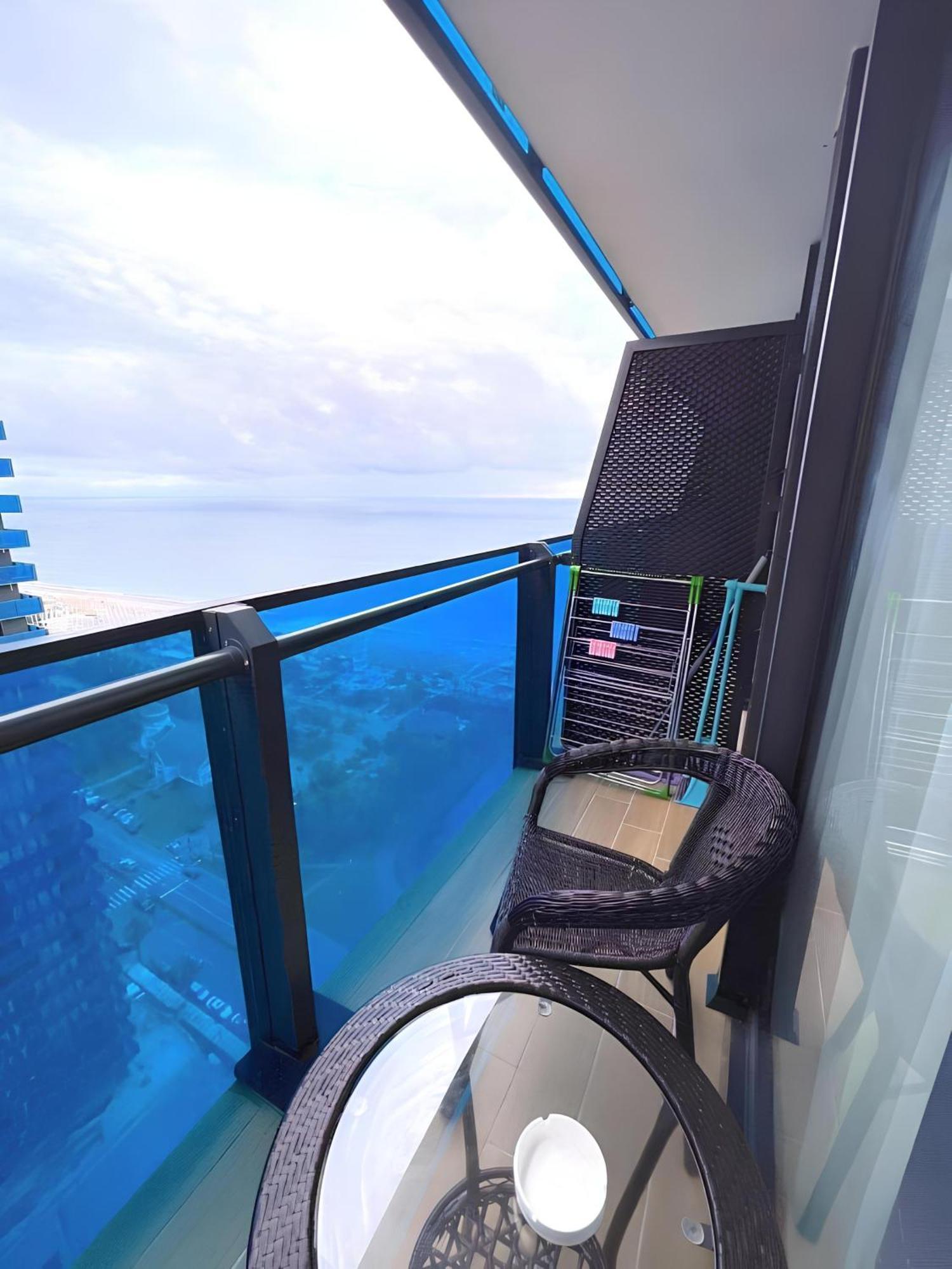 Orbi City Apartment With Sea View Batoumi Extérieur photo